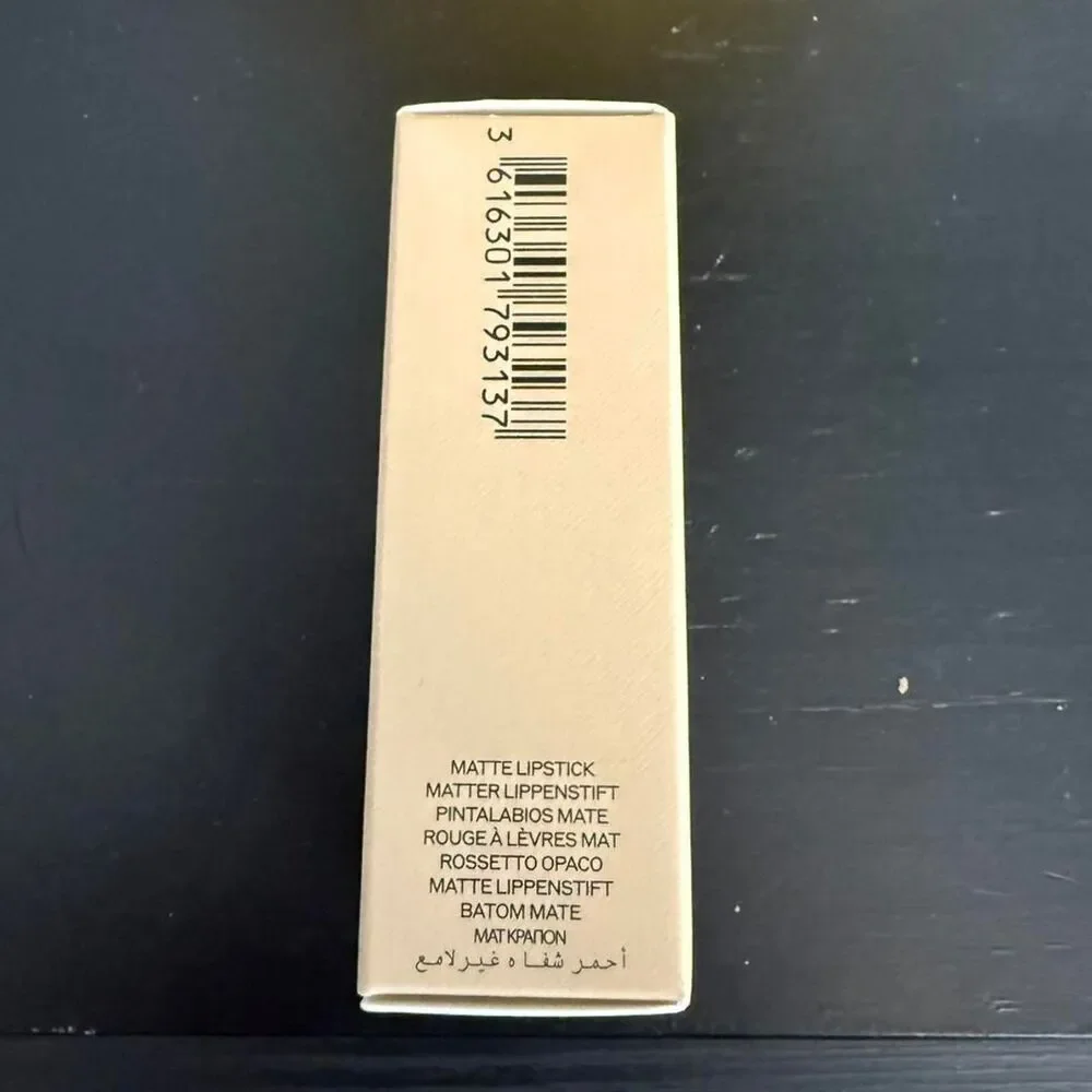 Burberry Matte Military Red lipstick 109 NIB